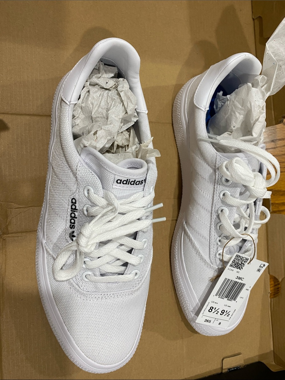 adidas Men’s White Low-Top Canvas Sneakers